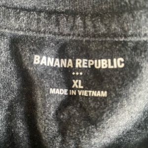 Men’s banana republic guitar detailed t shirt